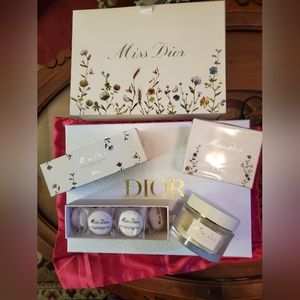 New CD Bath Bombs Rose Scent 10 Pieces Round /Dior Bath Pearls Set Authentic